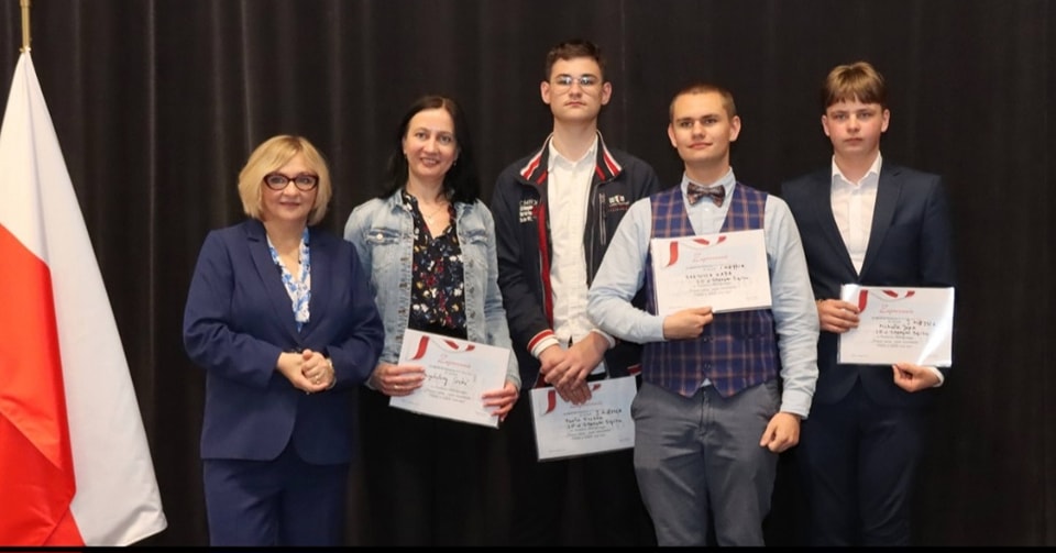 Sukces w konkursie historycznym. W nagrodę jadą do Warszawy.