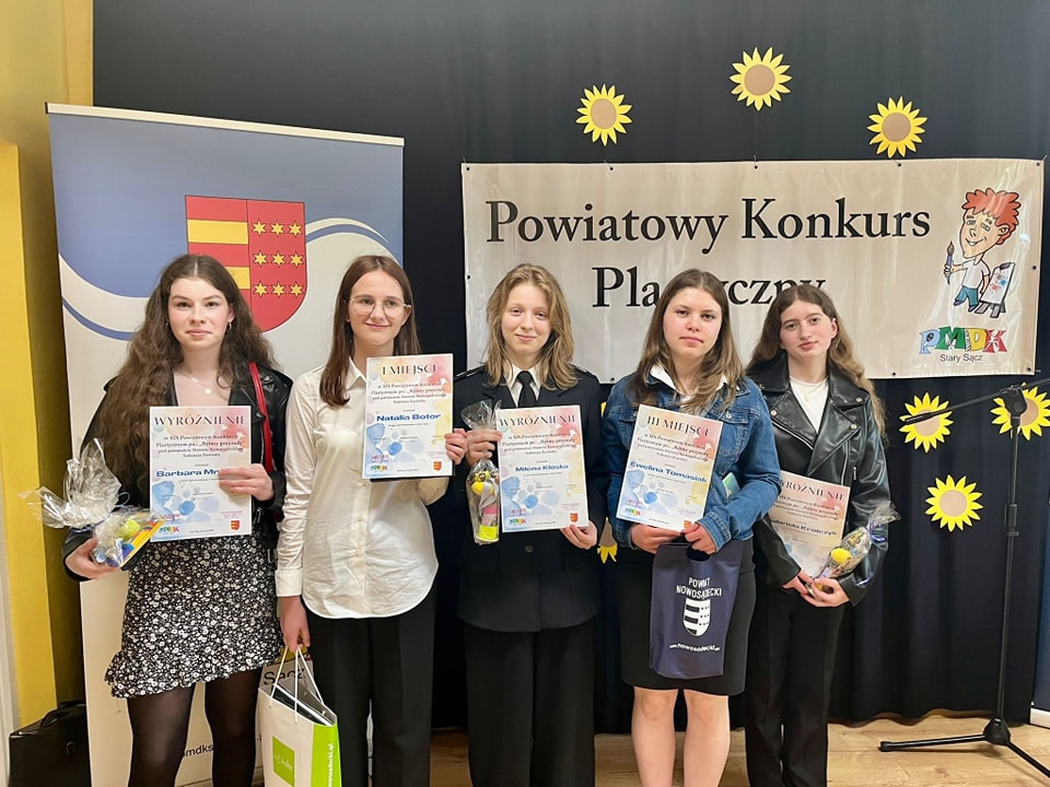 Sukcesy naszych uczennic w XIX Powiatowym Konkursie Plastycznym