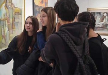 Spotkanie ze sztuką – uczniowie klas 1A, 1B i 2A w galerii IMO