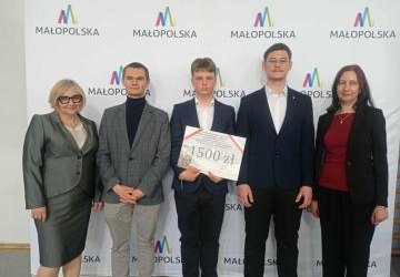 Sukces w konkursie historycznym. W nagrodę jadą do Warszawy!