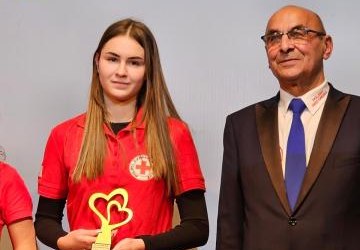 Julia Borucka wyróżniona za działalność wolontariacką PCK